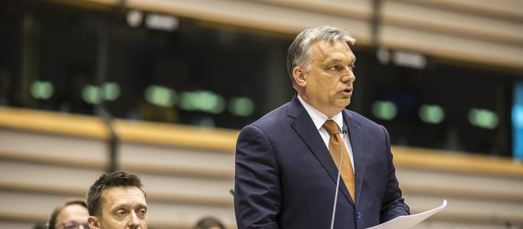 Azt a jelentést sorosozta le Orbán, amelyet a Néppárt is megszavazott
