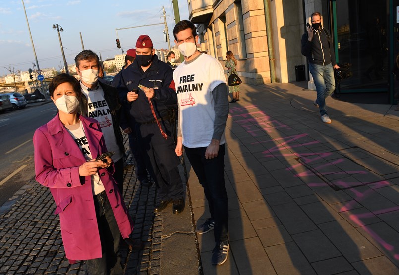 Disuasión: Las acciones se difunden debido a las acciones políticas de la oposición.