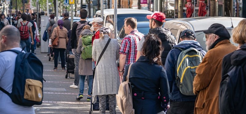 Germany to open schools in three weeks 