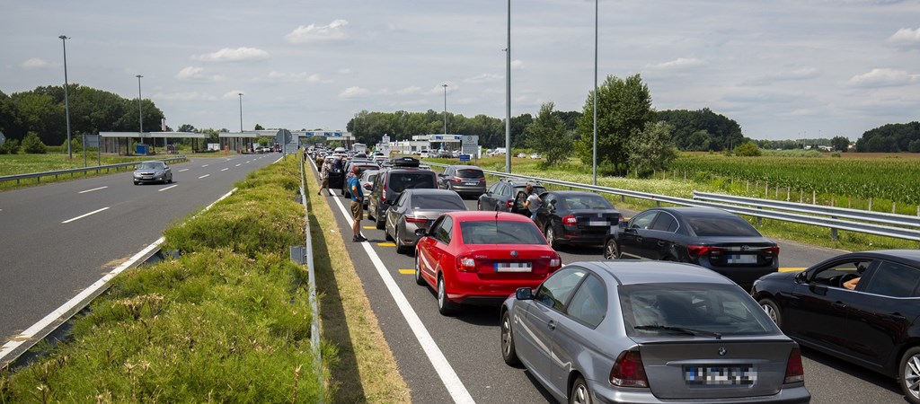 Auto Tomegkarambol Tortent Az M7 Esen Hvg Hu