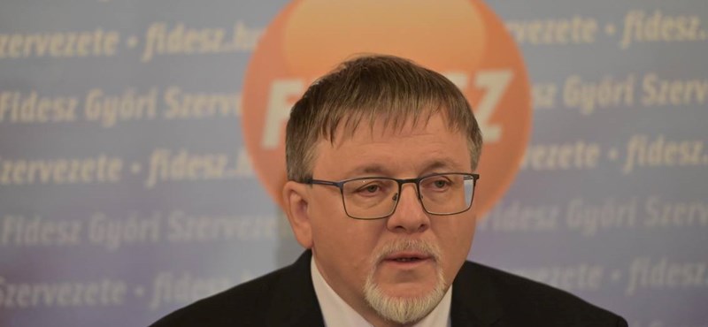 Törvényt módosítanak, hogy Győr új fideszes polgármestere kardiológus is maradhasson