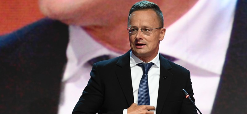 Szijjártó is already criticizing Tusk for not helping to get fans