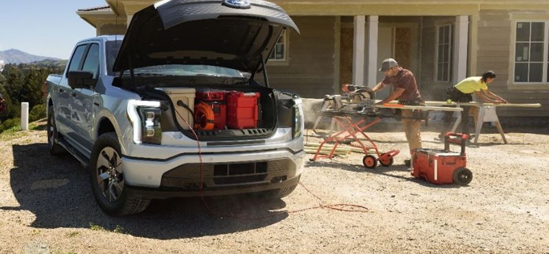 Elon Musk también lo felicitó por el buen pago que pagó por el Ford F-150 Lightning eléctrico