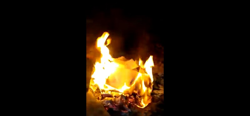 After Dora Dúró, some Brazilian retirees also felt the need to destroy a book