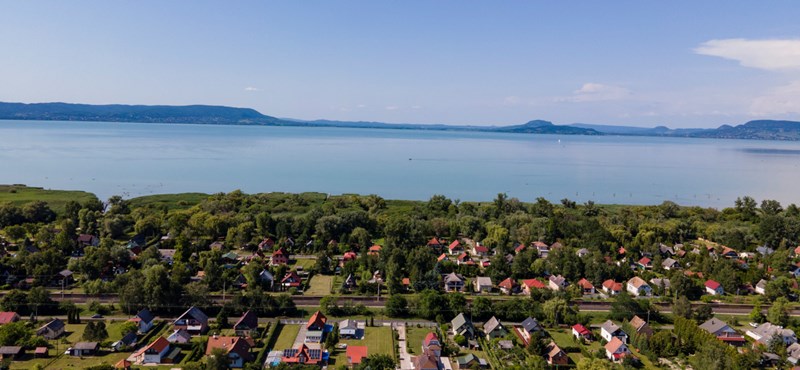 The people of Dörgicse are afraid of their scenic vineyards on Lake Balaton next to the Mészáros