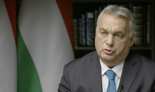 Orbán: jelenleg 50 százalék az esélye, hogy kitart az egészségügy