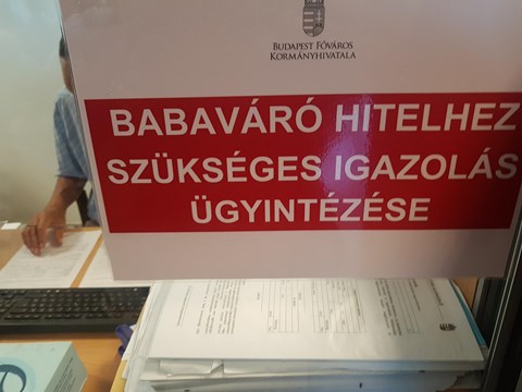 Gazdasag Elindultunk Felvenni A Babavaro Hitelt Eddig Jutottunk Egy Nap Alatt Hvg Hu