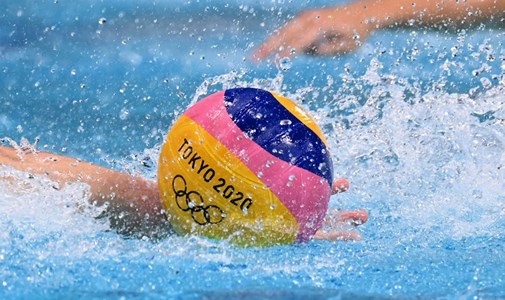 El equipo masculino de waterpolo juega por la medalla de bronce, minuto a minuto desde el último día de los Juegos Olímpicos