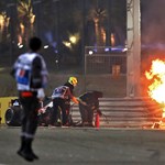 Grosjean's car became a ball of fire after the start of the Bahrain Grand Prix - video