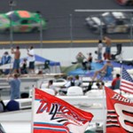 Betiltották a Konföderáció zászlóit a legnépszerűbb amerikai autóversenyeken