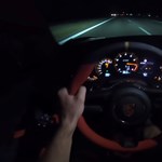 363 km/h-nál videózta száguldását autópályán egy Porsche sofőre