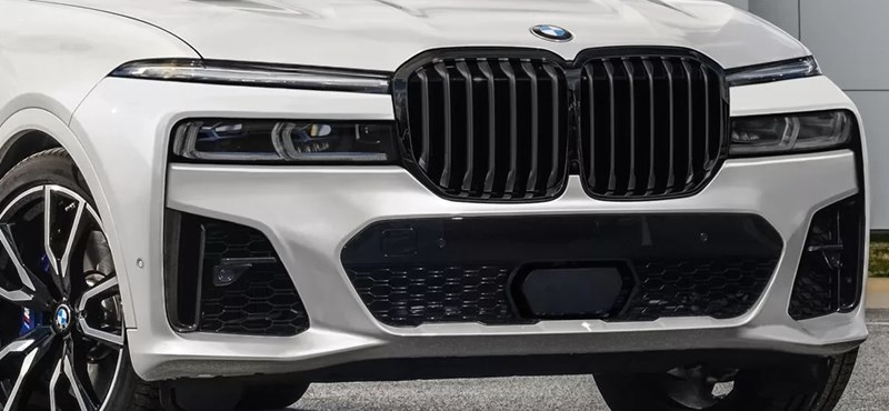 Ilyen furcsa lámpákkal jöhet a megújult BMW X7