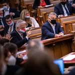 The Orban promoted the extraordinary legal system and immediately presented a constitutional amendment.