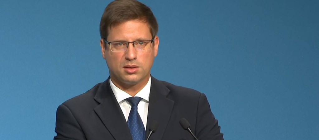 Itthon Gulyas Gergely Akkor Lesz Tuzijatek Ha Biztonsagosan Meg Lehet Tartani Hvg Hu