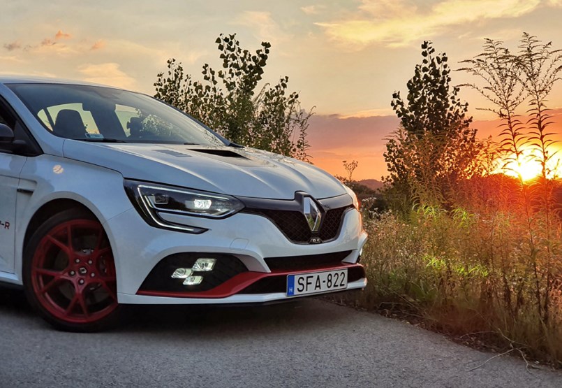 30 million florins for a Renault?  We drove the Megane RS Trophy-R