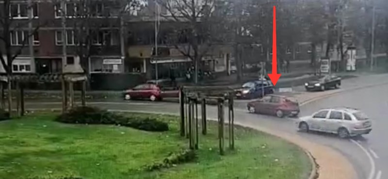 They are looking for this golden Fiat Punto because it caused an accident and left today - photo