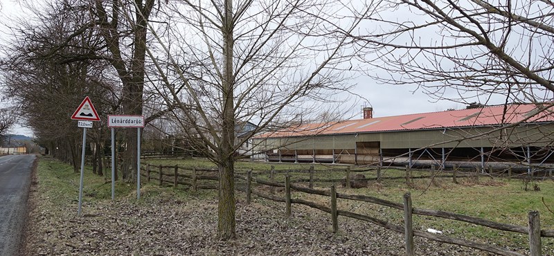 The seller of the 1,000 hectare farm does not even know that Bárbara Rogán and her family have withdrawn from the purchase of the land.