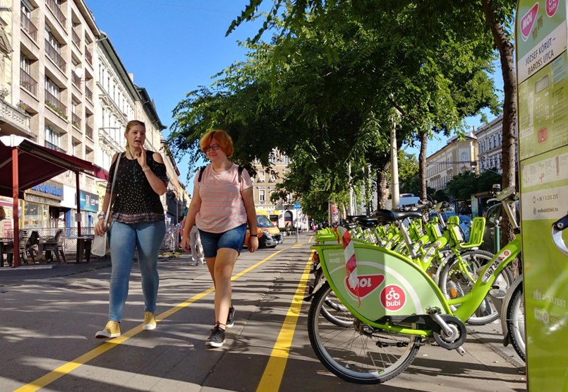 The new order on Grand Boulevard is not suitable for bicycles or pedestrians, but it is prone to accidents.